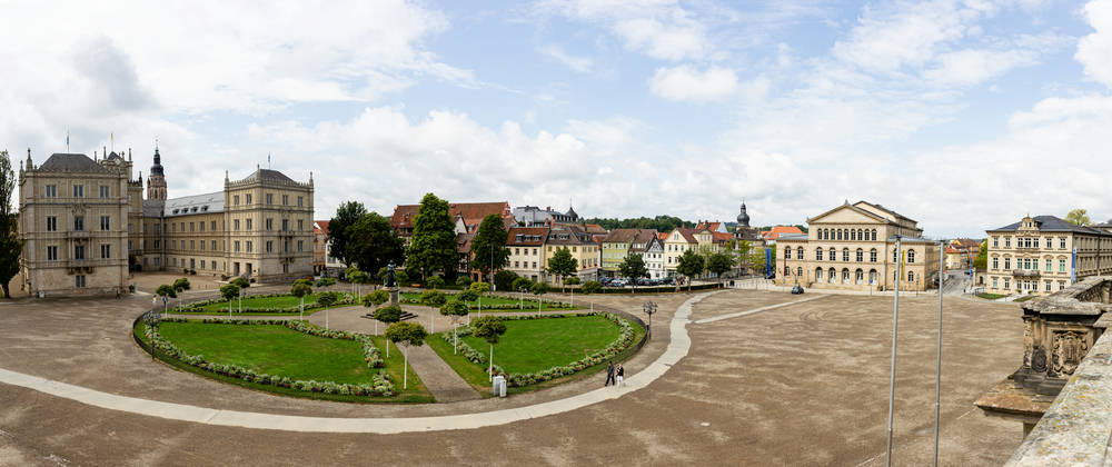 Panorama des Coburger Theaterplatzes